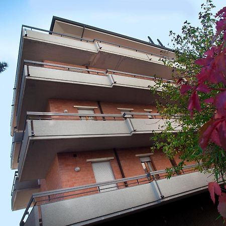 Residence Holiday Bellaria-Igea Marina Bagian luar foto
