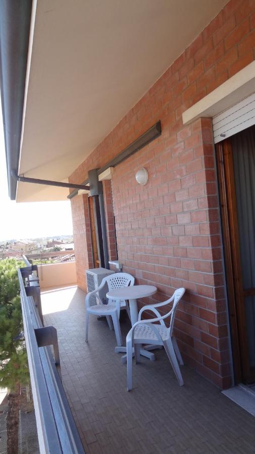 Residence Holiday Bellaria-Igea Marina Bagian luar foto