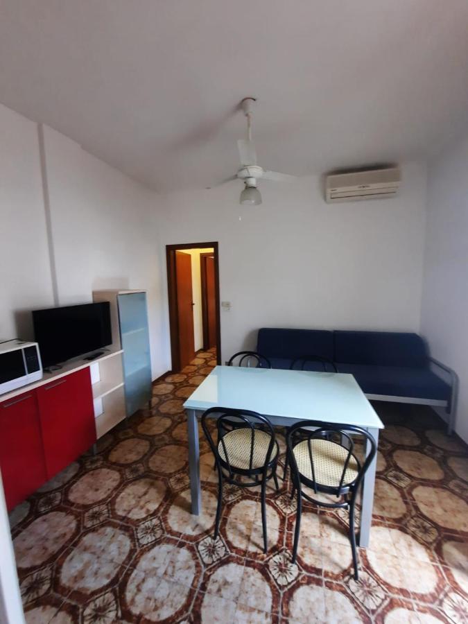 Residence Holiday Bellaria-Igea Marina Bagian luar foto